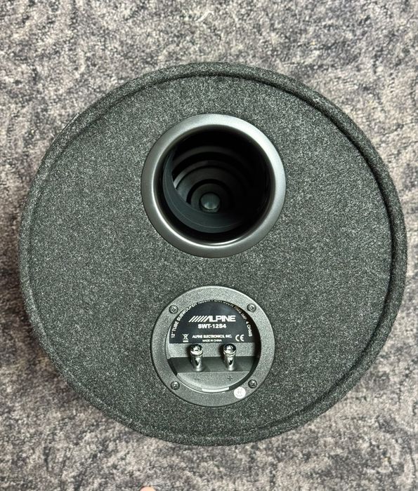 Subwoofer auto Alpine SWT-12S4. Livrare doar în București.