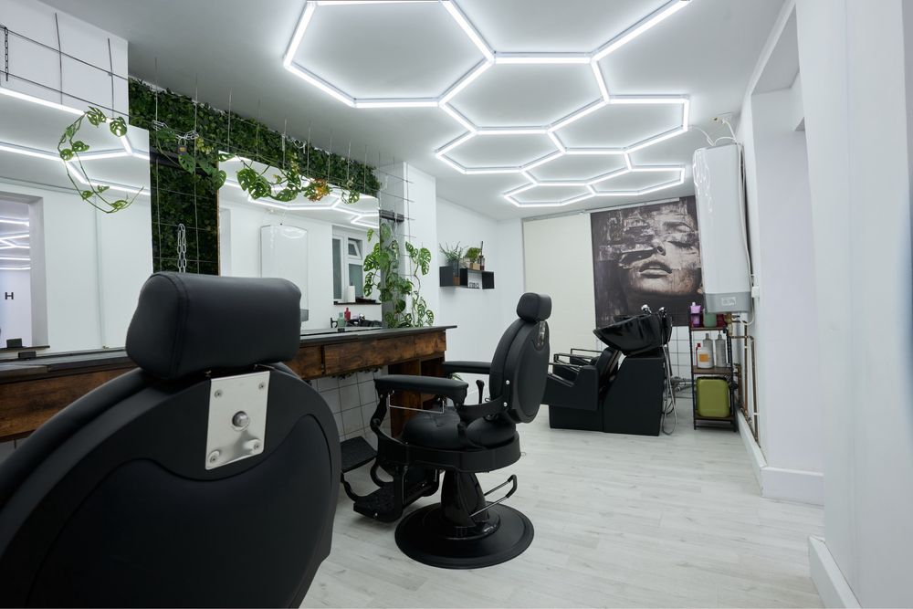 Inchiriez scaun / post de lucru Hush Studio