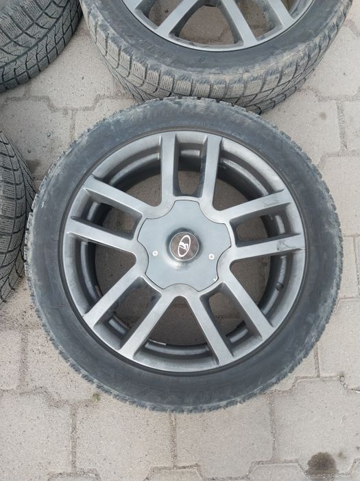 Диски R18 на Ниву. С резиной.