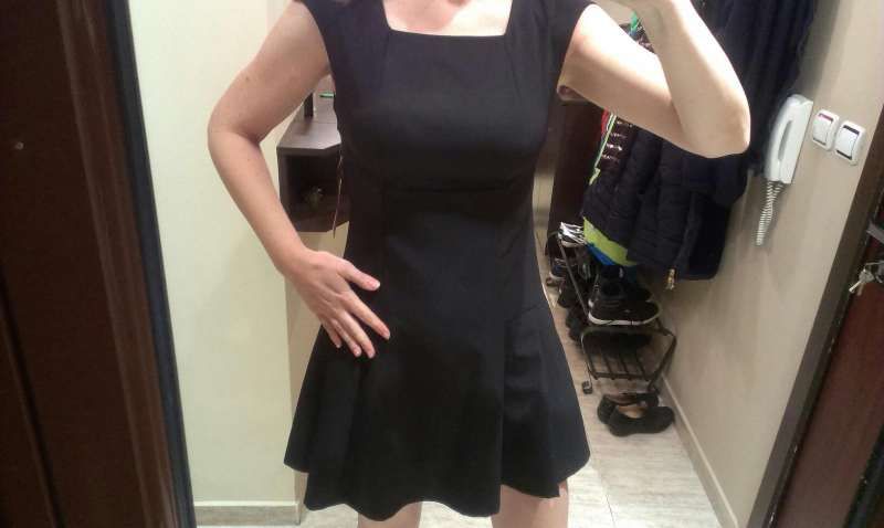 Нова с етикета, малка,стилна черна рокля и бял топ нови  ПОДАРЪК