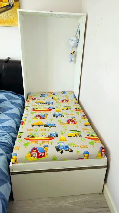 Vand pat rabatabil pe perete pt copii