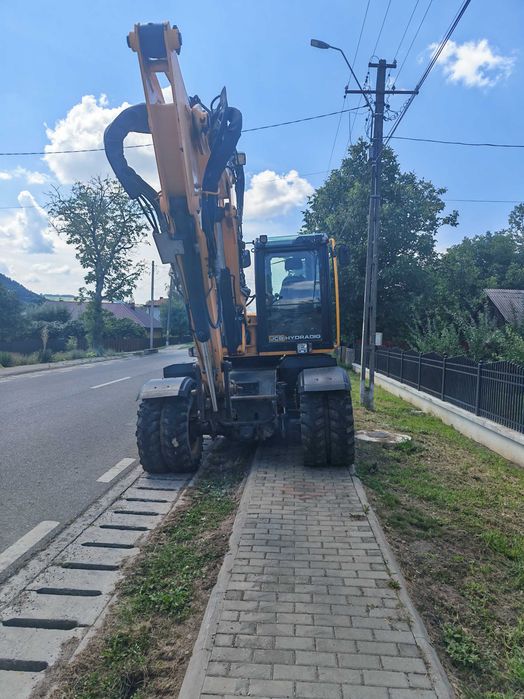 Excavator pneuri JCB Hydradig 110W