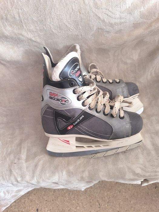 Коньки хоккейные