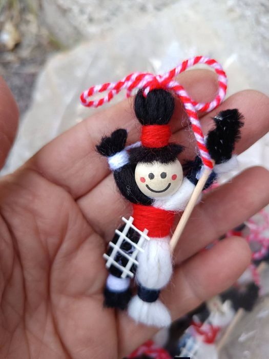 Ръчно изработени мартеници - Коминочистач или Овчарче