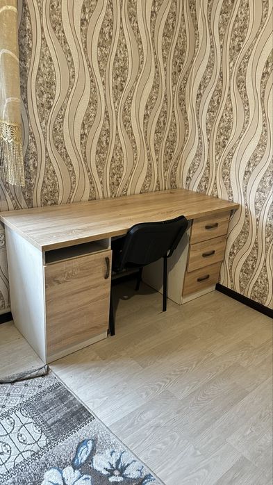 Стол письменный