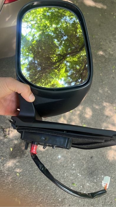 Боковое зерркало toyota rav4 2005/2012