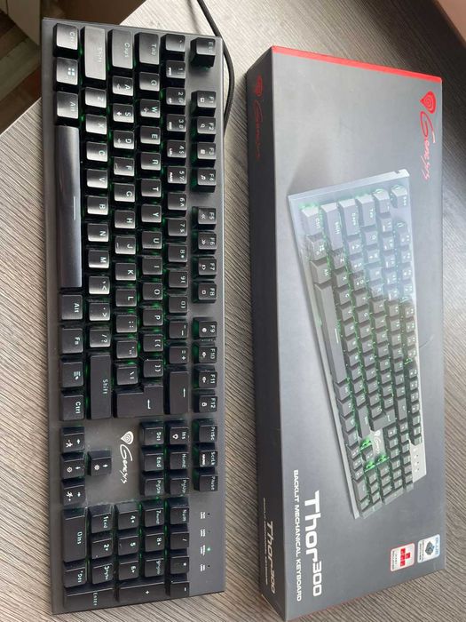Гейминг клавиатура Genesis Thor 300 с Numpad (механична)