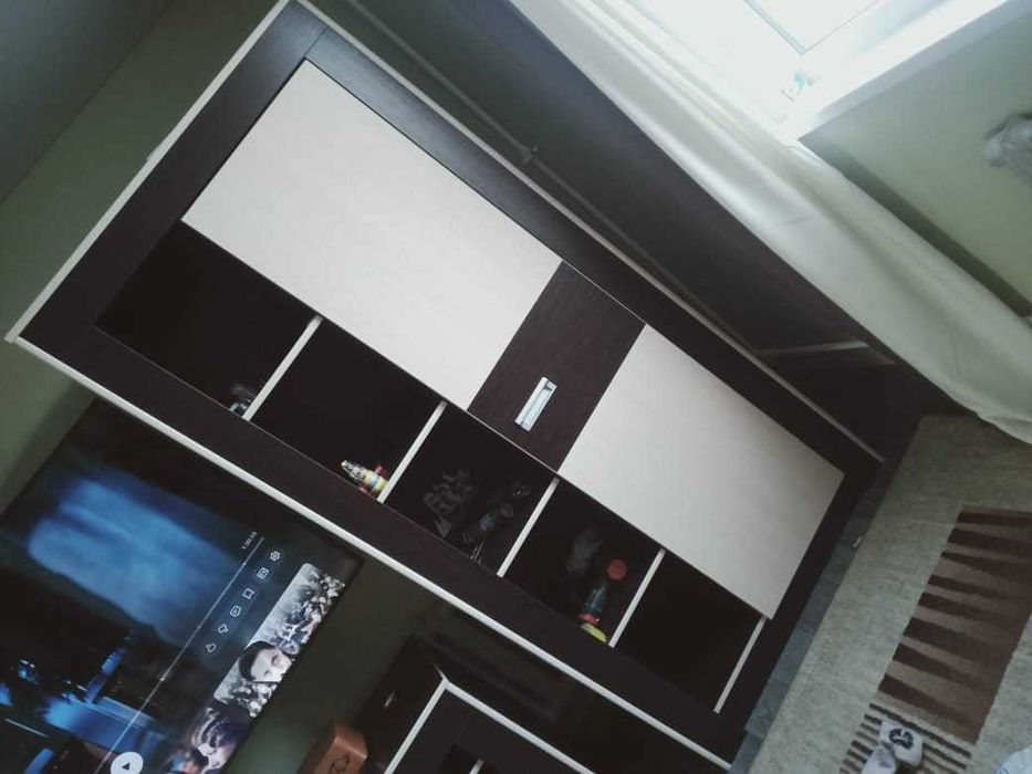 продам мебель сервант шкаф