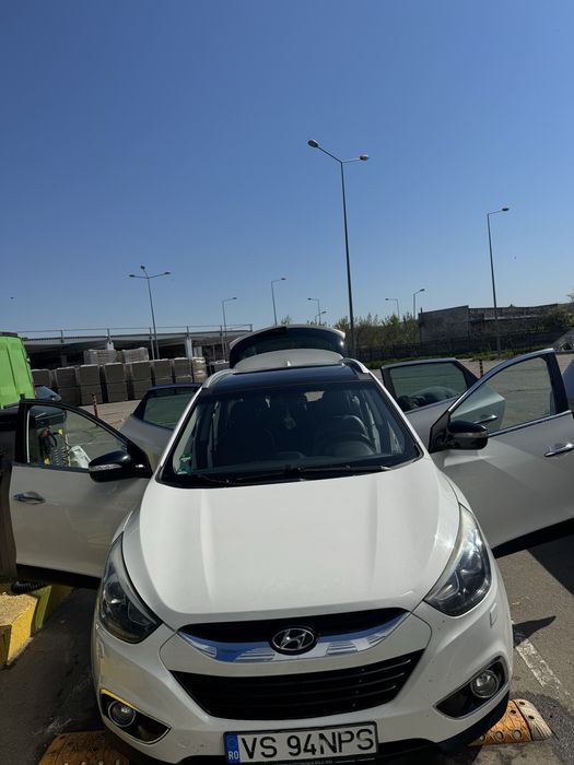 Vand Hyundai ix35 2015 2.0 diesel 184 cp 4x4 automata facelift