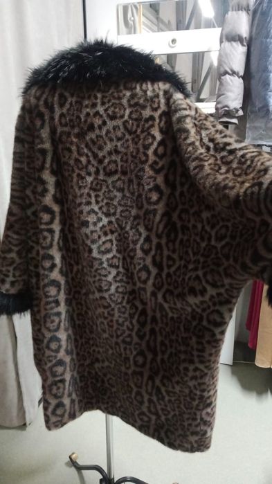 Продаётся эко шуба леопард