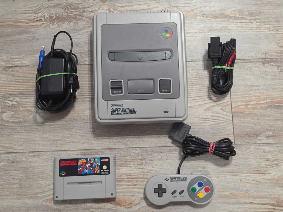Super Nintendo Entertainment System SNES cu joc versiunea PAL