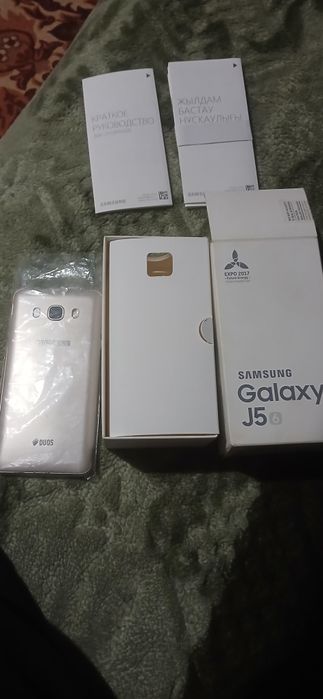 Продам Самсунг J5