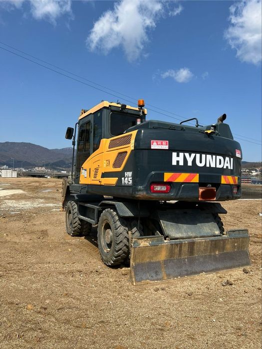 Ekskavator Hundai 145 sotiladi