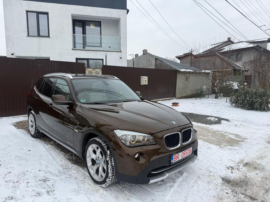 Vând BMW X1  2.0D 177 CP X-drive Panoramic