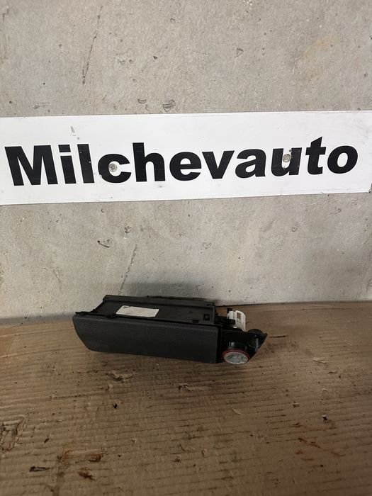 Пепелник фв туран / vw touran