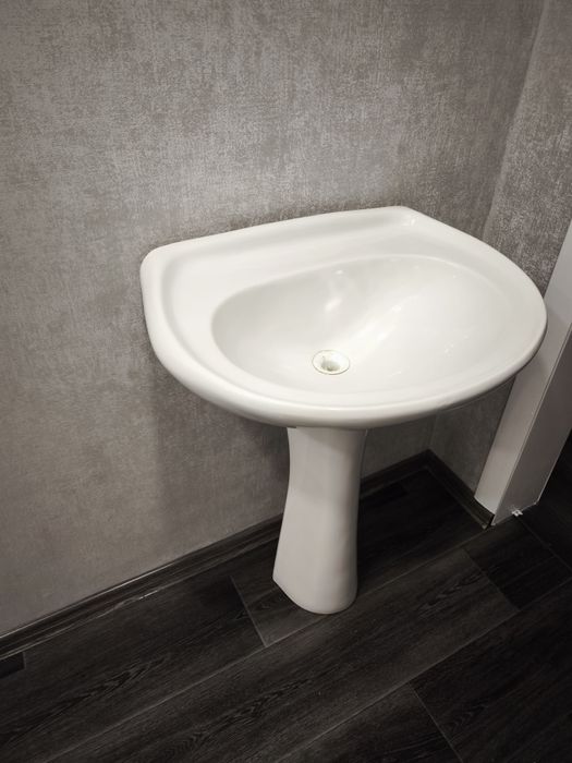 Продам тюльпан умывальник