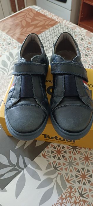 Продам детские кросовки