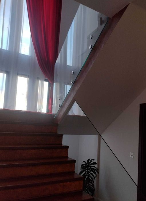 Balustrada din sticla  -Usi din sticla-Compartimentari cu Sticla