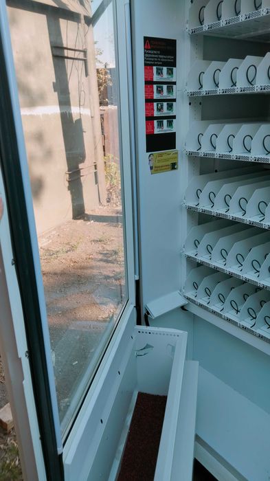 Продам Вендинговый аппарат для продажи напитков
