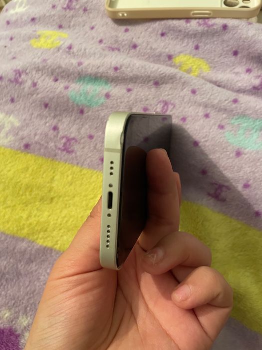 iPhone 13 белый 128гб