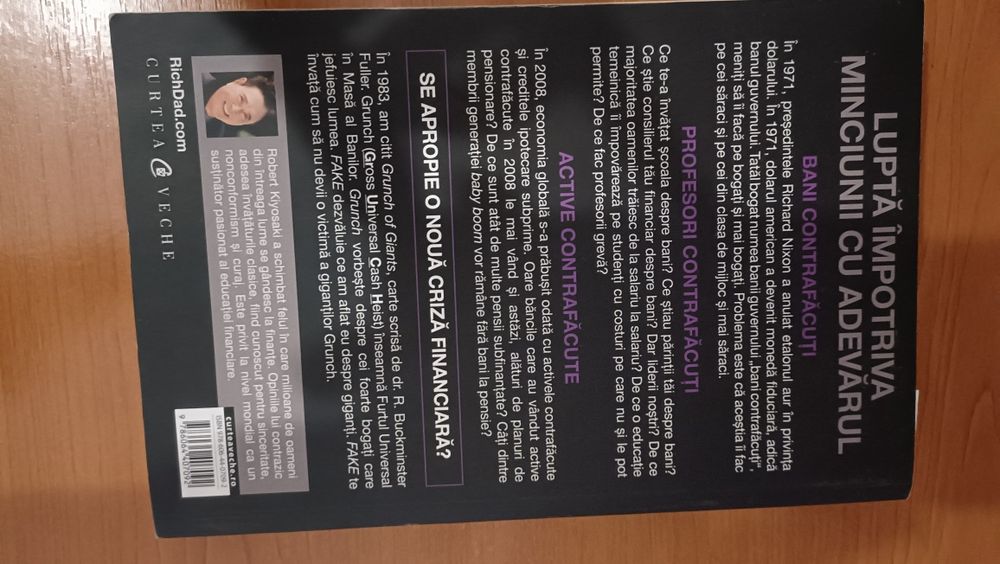 Fake bani,profesori si active contrafacute