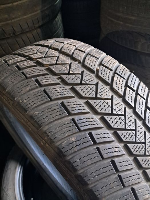 Anvelope second iarna 245 45 R20 Vredestein