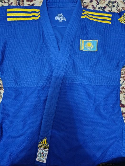 !СРОЧНО! Продаётся кимоно для дзюдо.