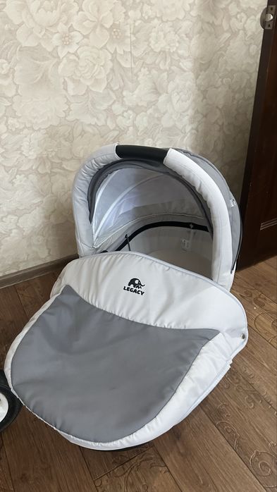 Продам коляску прогулочный и спальный блок