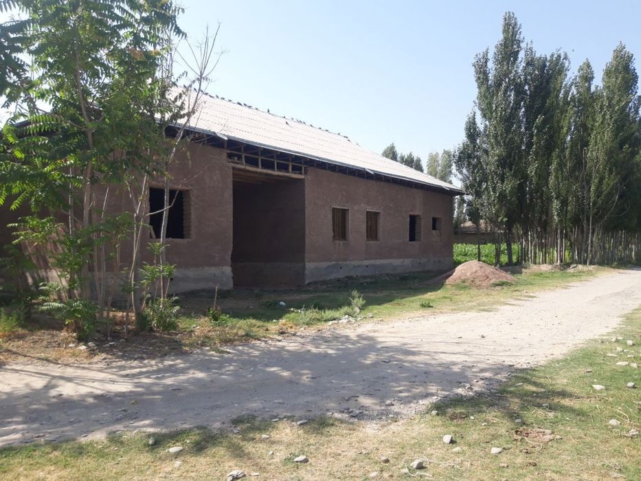 Ховли сотилади срочно