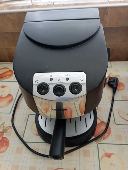 Еспресо кафемашина Crown CEM-1510 (15 bar / 1050W) – в оригинална кутия