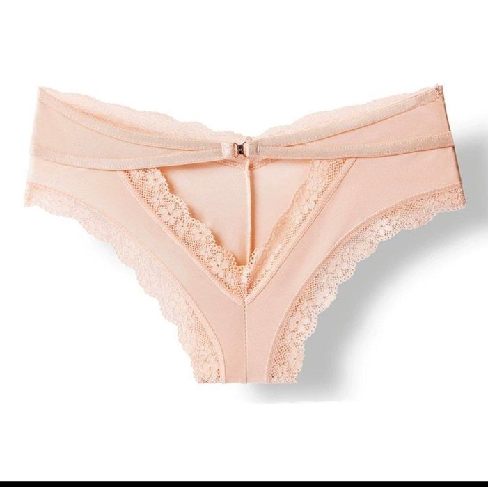 Женские трусики.