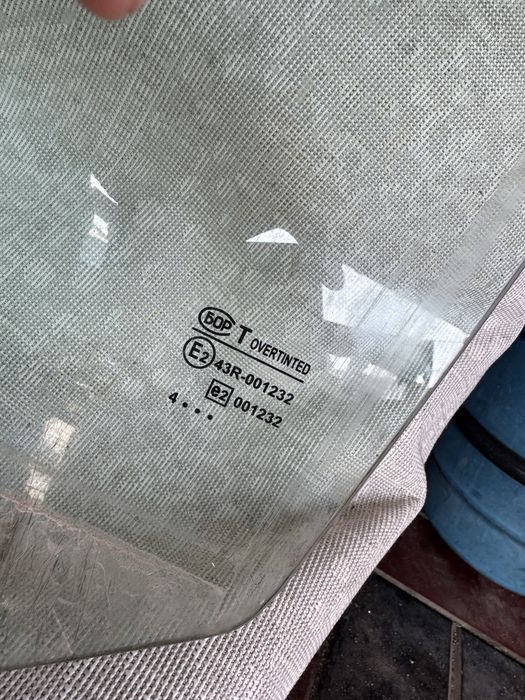 Стекло на приору 2 оргинал