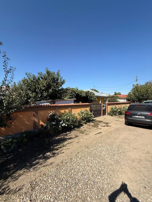 Casa de vânzare cu teren 922mp Tecuci , cartier Bălcescu
