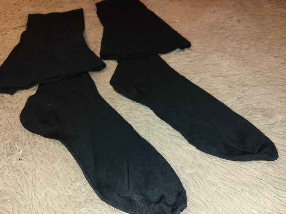 ПРОДАМ ЖЕНСКИЕ ЧУЛКИ ! Черные. Материал очень плотный капрон. Новые !
