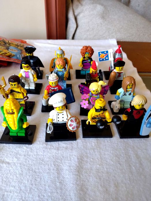 Lego Minifigures Series 14, 15 & 17