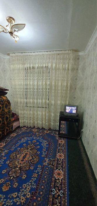 Qarshi Avrora Uy Sirochna sotiladi narsa bilan 3 xona 4 hona qilingan