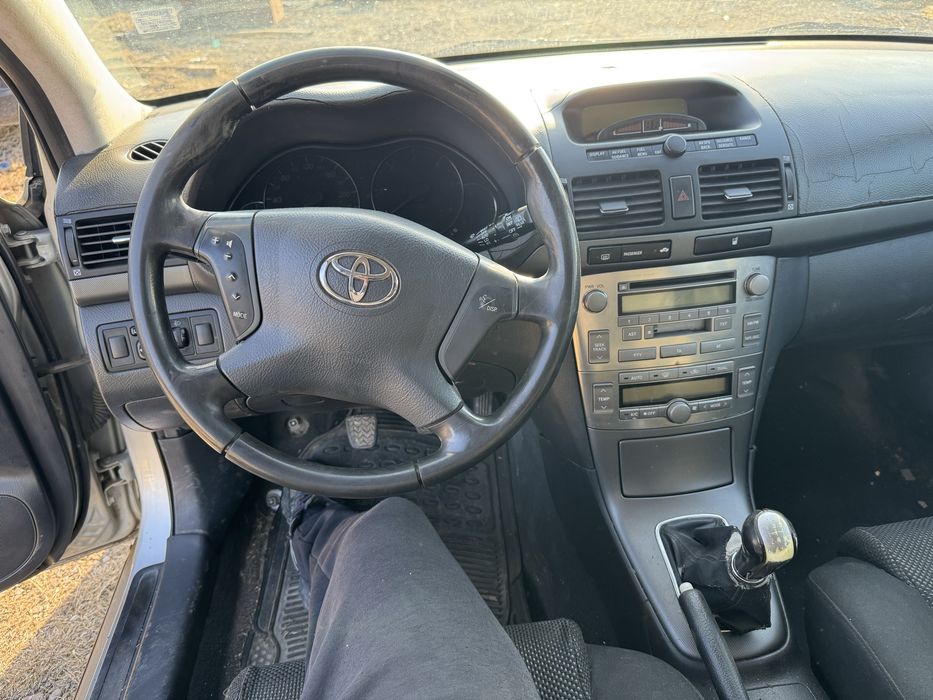 Toyota avensis 2.0 dizel само на части