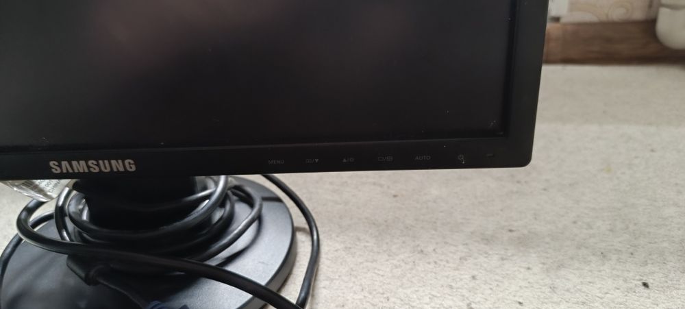 Продам монитор..