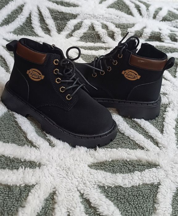 Ботинки на мальчика чёрного цвета