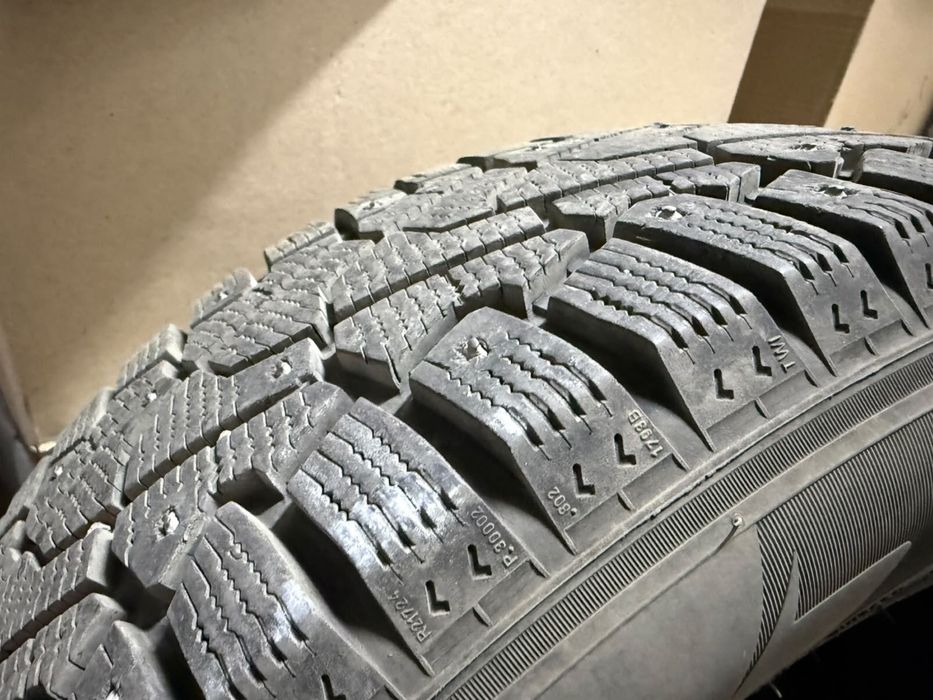 Зимние шины ICE ZERO PIRELLI R15 шипованные