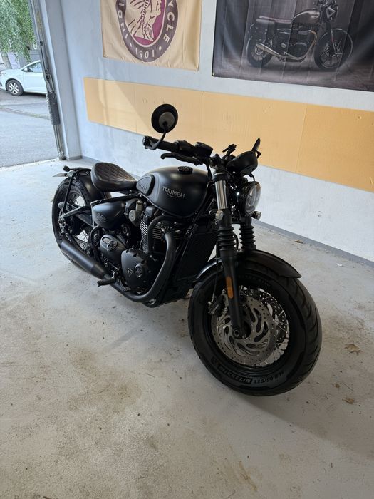 Triumph Bobber Black