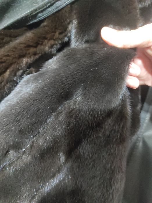 Продам шубу норковую.