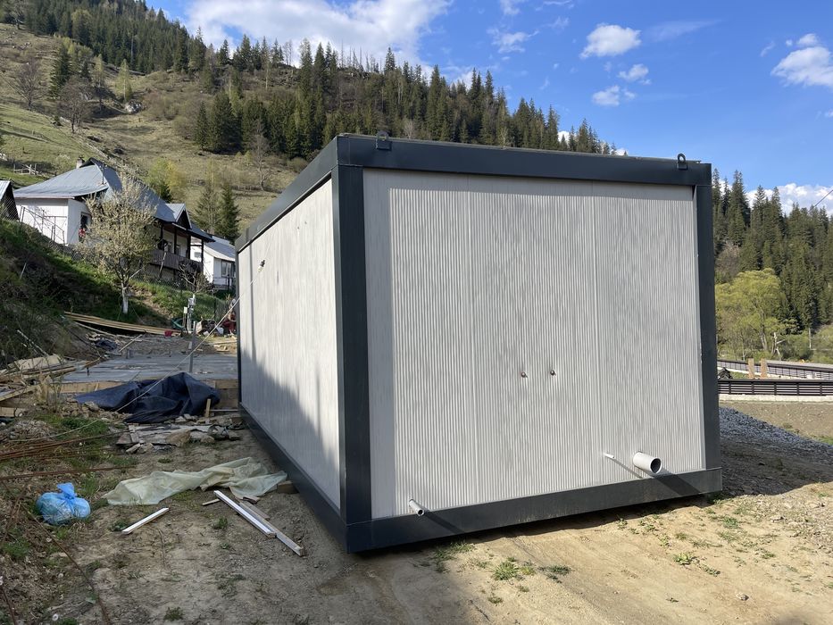 Container nou.