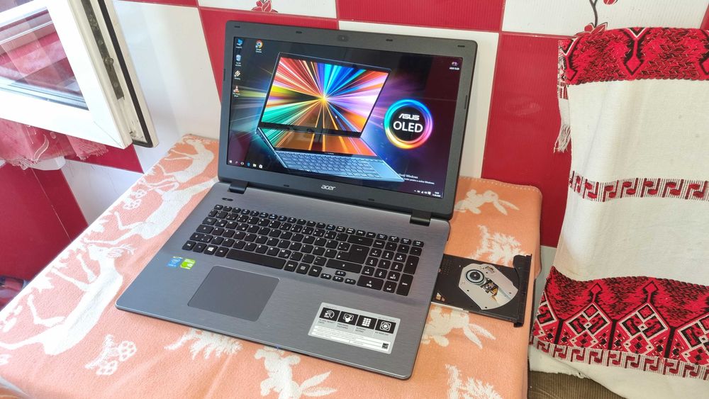 Acer de 17 inch=i5 cu 4 gb ram = 480 lei
