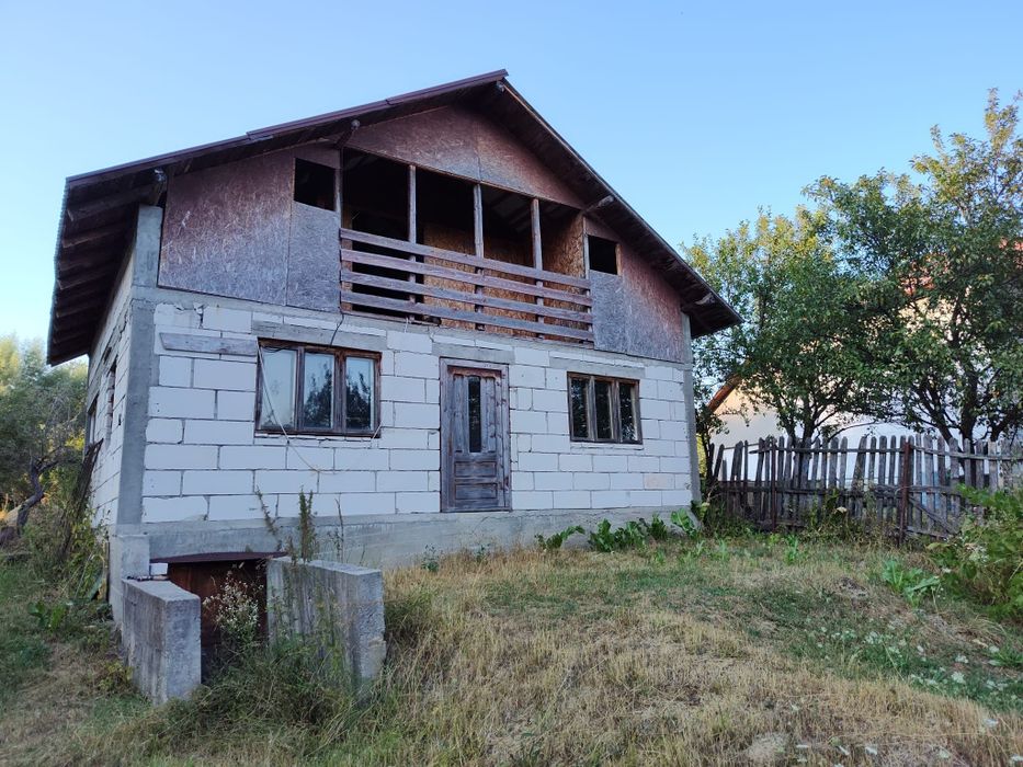 Vand casa si teren