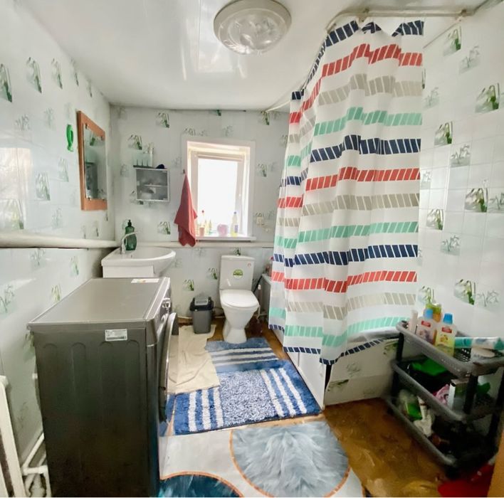 Продам дом 4 комн. район институт