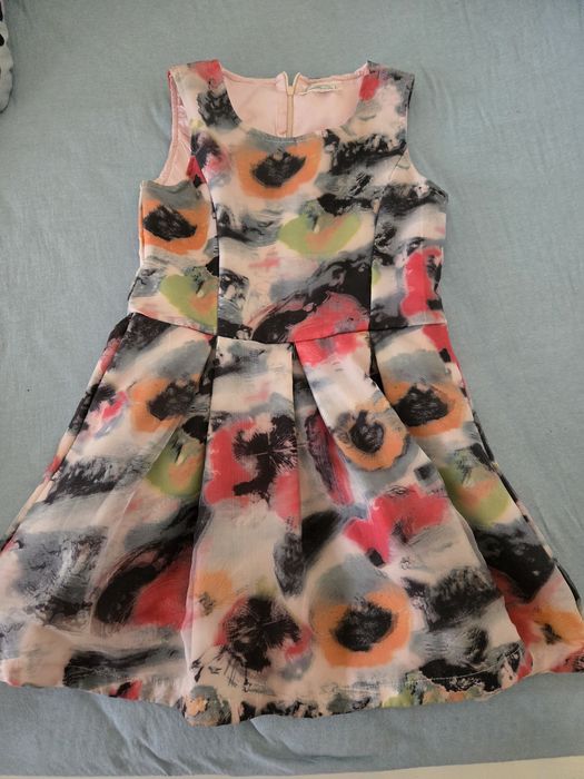 Красива рокля с подплата