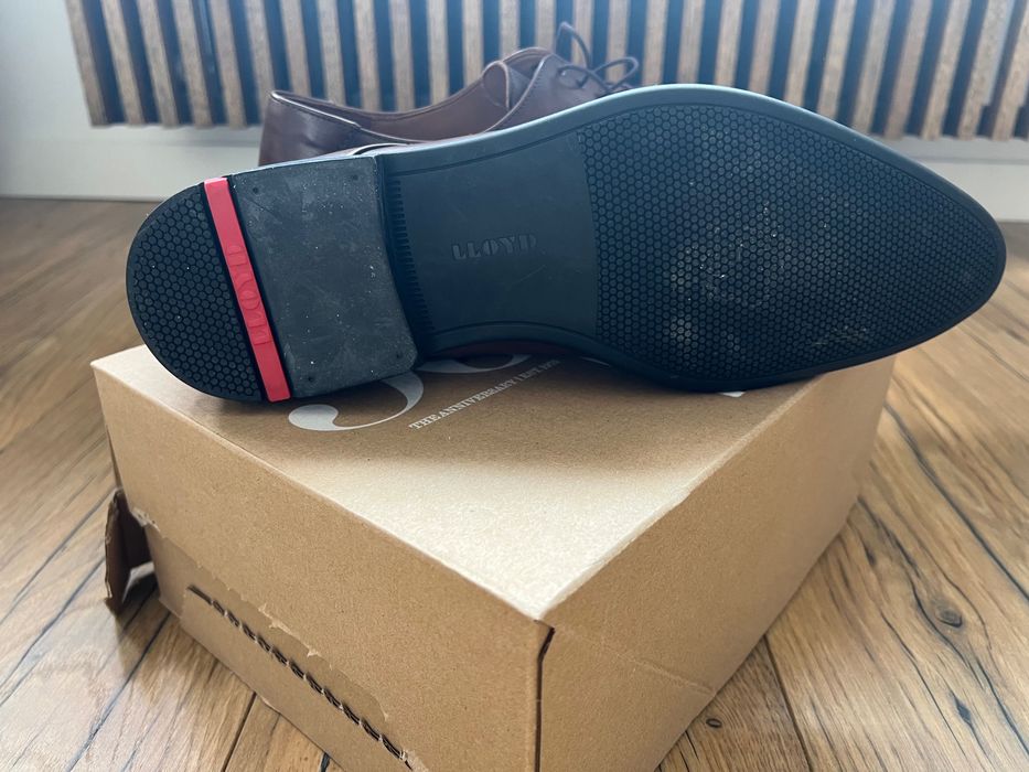 Елегантни мъжки обувки Lloyd