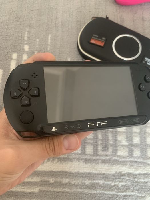 PsP street. 8gb лик2 та флешкаси+жехол сумкааси бонус