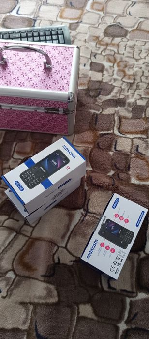 Telefon mobil cu taste